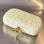 2025年7月7日入荷新作  Bottega Veneta Knot 717622  knotLogo  19x11.5x5   極品/正規品同様/人気/革/バッグ/AJ工場