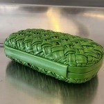 2025年7月7日入荷新作  Bottega Veneta Knot 717622  knotLogo  19x11.5x5   極品/正規品同様/人気/革/バッグ/AJ工場