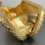 2025年7月7日入荷新作  Bottega Veneta Knot 717622  knotLogo  20x12x5.5   極品/正規品同様/人気/革/バッグ/AJ工場