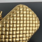 2025年7月7日入荷新作  Bottega Veneta Knot 717622  knotLogo  20x12x5.5   極品/正規品同様/人気/革/バッグ/AJ工場