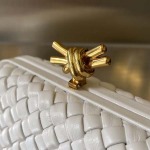 2025年7月7日入荷新作  Bottega Veneta Knot 717622  knotLogo  20x12x5.5   極品/正規品同様/人気/革/バッグ/AJ工場
