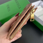 2025年7月7日入荷新作 Bottega Veneta  742330  11.5x9 極品/正規品同様/人気/革/バッグ/AJ工場