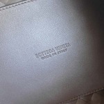 2025年7月7日入荷新作  Bottega Venetaintrecciato  mini   Bottega Veneta  knot   796569 Size21X17X16.5cm  極品/正規品同様/人気/革/バッグ/AJ工場