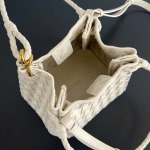 2025年7月7日入荷新作  Bottega Venetaintrecciato  mini   Bottega Veneta  knot   796569 Size21X17X16.5cm  極品/正規品同様/人気/革/バッグ/AJ工場