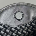 2025年7月7日入荷新作 Bottega Veneta 新作    805739     SIZE:23*11*8 極品/正規品同様/人気/革/バッグ/AJ工場