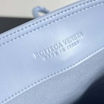 2025年7月7日入荷新作 Bottega Veneta 25早春新作Liberta    806038      SIZE:30x18x18 極品/正規品同様/人気/革/バッグ/AJ工場