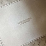 2025年7月9日入荷新作#Bottega Veneta  817175  Size21X17X16.5cm 極品/正規品同様/人気/革/バッグ/AJ工場