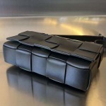 2025年7月9日入荷新作#Bottega Veneta  CASSETTE  Urban leather  size23x15極品/正規品同様/人気/革/バッグ/AJ工場