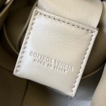 2025年7月9日入荷新作#Bottega Veneta  CASSETTE  Urban leather  size23x15極品/正規品同様/人気/革/バッグ/AJ工場