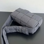 2025年7月9日入荷新作#Bottega Veneta#628951  Cassette  S30x15cm  極品/正規品同様/人気/革/バッグ/AJ工場