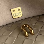 2025年7月9日入荷新作#Bottega Veneta Ciao Ciao 817231 Ciao Ciao Silky Calf. Ciao Ciao  34x26x15  極品/正規品同様/人気/革/バッグ/AJ工場