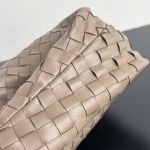 2025年7月9日入荷新作#Bottega Veneta Jodie 36x21x13 極品/正規品同様/人気/革/バッグ/AJ工場