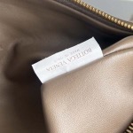 2025年7月9日入荷新作#Bottega Veneta Jodie 36x21x13 極品/正規品同様/人気/革/バッグ/AJ工場