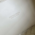 2025年7月9日入荷新作#Bottega Venetaintrecciato  835921   mini #Bottega Veneta  knot    Size29.5X18.5X17.5cm  極品/正規品同様/人気/革/バッグ/