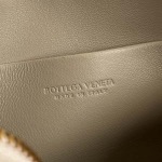 2025年7月9日入荷新作#Bottega VenetaConcert  ouch  794258    lntrecciato   18.5*11.5*8.5   極品/正規品同様/人気/革/バッグ/AJ工場