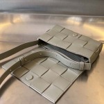 2025年7月9日入荷新作#Bottega Veneta   23x15x6特価/人気/革/バッグ/AJ工場