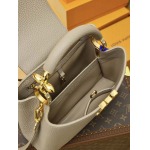 2025年7月10日入荷新作M24698 CAPUCINES BB  CapucinesBBTaurillon 3D LV  Monogram     26.5x17.5x9極品/正規品同様/人気/革/バッグルイヴィトン/CX工場