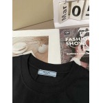 2025年7月10日入荷新作Prada半袖Tシャツ 高级品超厳選★入手困難/誕生日プレゼント/SUS工場XS-L