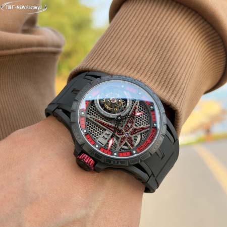 2025年8月4日入荷新作Roger Dubuis腕時計極上の品質人気商品 /GTR工場