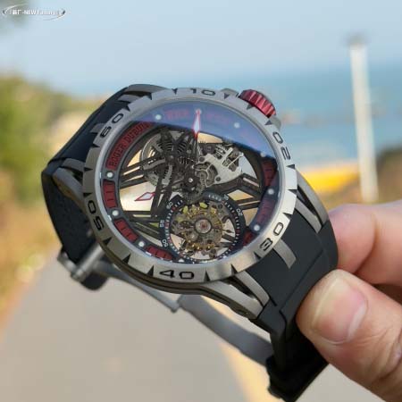 2025年8月4日入荷新作Roger Dubuis腕時計極上の品質人気商品 /GTR工場