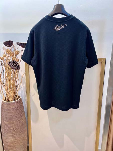 2025年8月10日入荷新作Louis Vuitton半袖 tシャツ人気商品