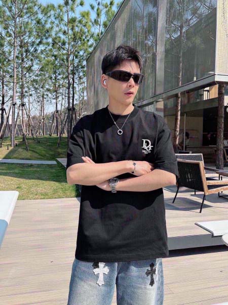 2025年8月15日入荷新作DIOR半袖 tシャツ人気商品/DW工場