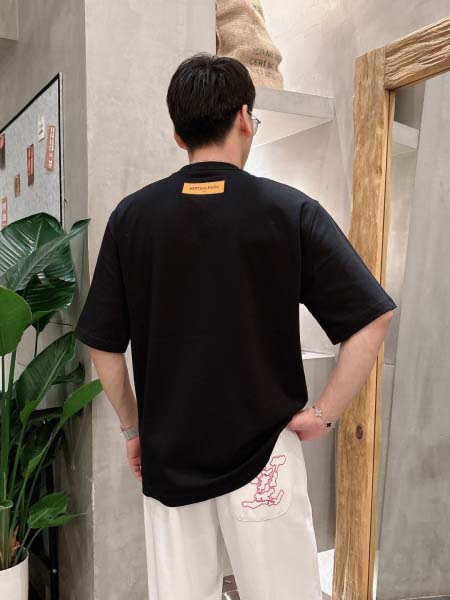 2025年8月20日入荷新作Louis Vuitton半袖 tシャツ 高级品超厳選★入手困難/誕生日プレゼント