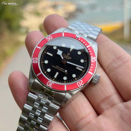 2025年8月4日入荷新作TUDOR腕時計極上の品質人気商品...