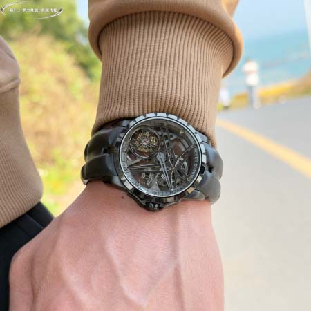 2025年8月4日入荷新作Roger Dubuis腕時計極上...