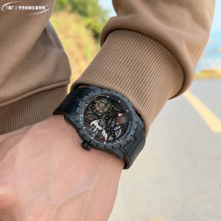 2025年8月4日入荷新作Roger Dubuis腕時計極上...