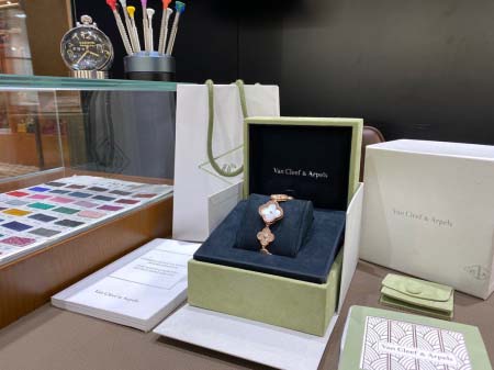 2025年8月4日入荷新作Van Cleef & Arpel...