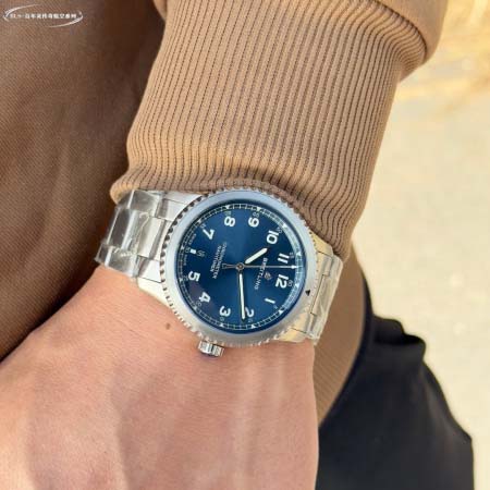 2025年8月5日入荷新作BREITLING腕時計極上の品質...