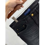 2025年8月15日入荷新作Louis vuittonジーパン人気商品/DW工場