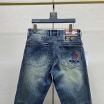 2025年8月15日入荷新作Monclerジーパン人気商品/DW工場
