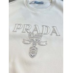 2025年8月20日入荷新作Pradaスウェットシャツ 高级品超厳選★入手困難/誕生日プレゼント