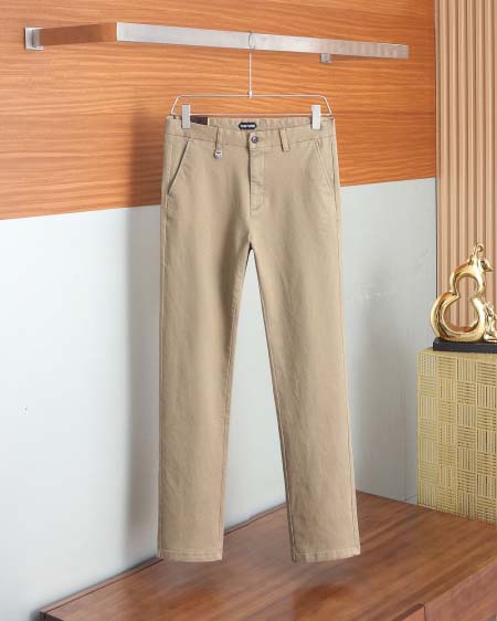 2025年8月21日入荷新作Tom Fordスラックス高品質...