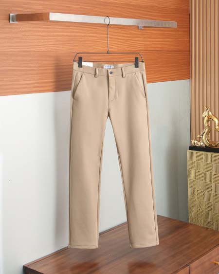 2025年8月21日入荷新作Burberryスラックス高品質...