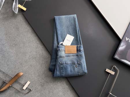 2025年8月29日入荷 新作Diorジーパン高級なプレゼン...