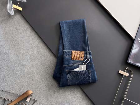 2025年8月29日入荷 新作Diorジーパン高級なプレゼン...