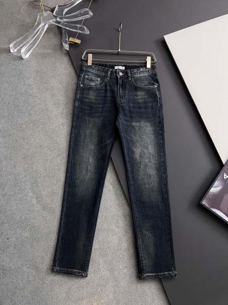 2025年8月30日入荷 新作Diorジーパン高級なプレゼン...