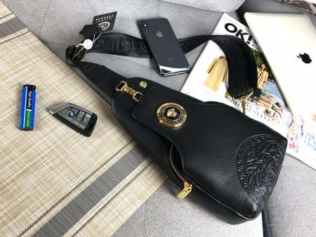 2025年9月4日入荷新作Versace /人気/本革/バッグ 人気 おすすめ 父の日 誕生日/ギフト プレゼント 結婚式男友達の誕生日プレゼント