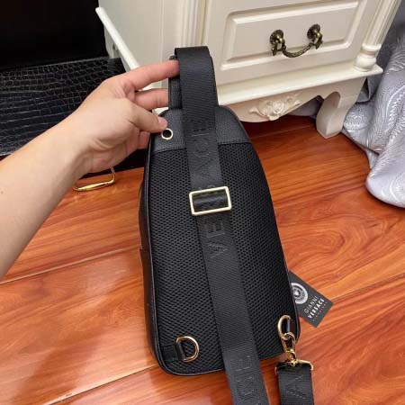 2025年9月5日入荷新作Versace/人気/本革/バッグ 人気 おすすめ 父の日 誕生日/ギフト プレゼント 結婚式男友達の誕生日プレゼント