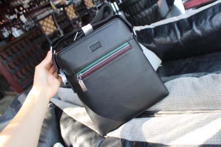 2025年9月5日入荷新作Gucci/人気/本革/バッグ 人気 おすすめ 父の日 誕生日/ギフト プレゼント 結婚式男友達の誕生日プレゼント