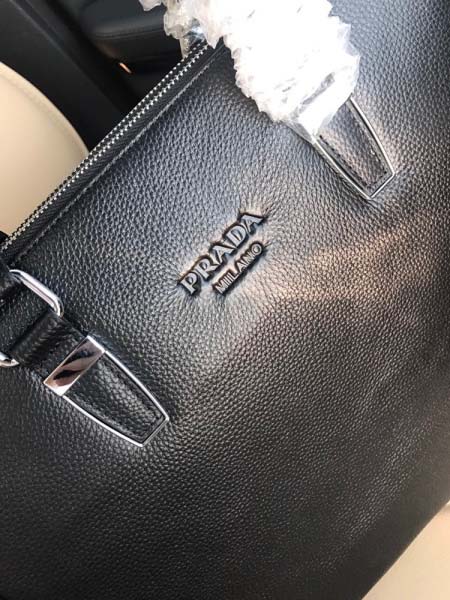 2025年9月5日入荷新作Prada/人気/本革/バッグ 人気 おすすめ 父の日 誕生日/ギフト プレゼント 結婚式男友達の誕生日プレゼント