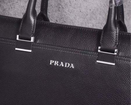 2025年9月5日入荷新作Prada/人気/本革/バッグ 人気 おすすめ 父の日 誕生日/ギフト プレゼント 結婚式男友達の誕生日プレゼント