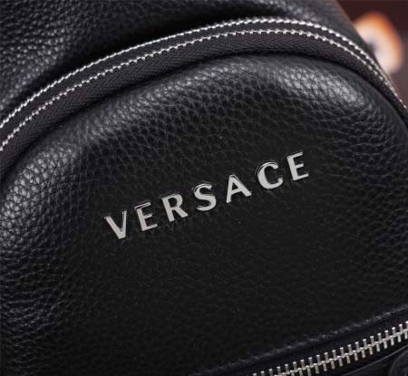 2025年9月8日入荷新作VERSACE /人気/本革/バッグ 人気 おすすめ 父の日 誕生日/ギフト プレゼント 結婚式男友達の誕生日プレゼント