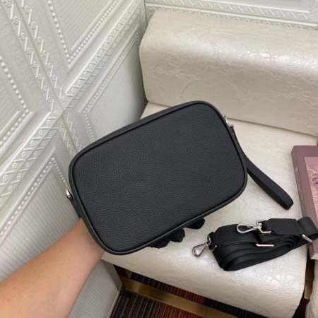 2025年9月8日入荷新作Fendi/人気/本革/バッグ 人気 おすすめ 父の日 誕生日/ギフト プレゼント 結婚式男友達の誕生日プレゼント