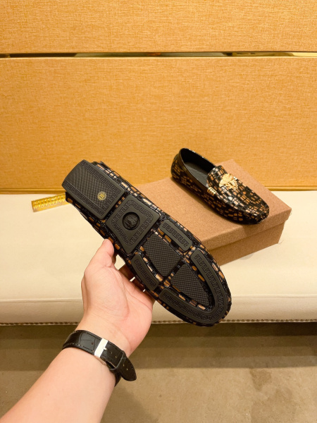 2025年9月22日入荷新品Versaceカジュアルシューズ/スニーカー｜メンズ靴人気本革製ギフト/誕生日/TL工場