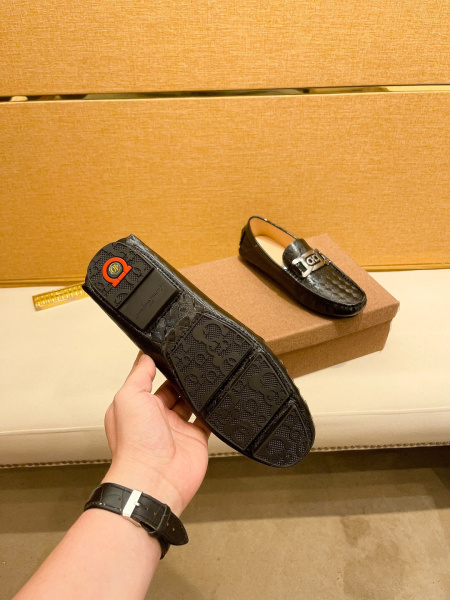 2025年9月22日入荷新品Ferragamoカジュアルシューズ/スニーカー｜メンズ靴人気本革製ギフト/誕生日/TL工場