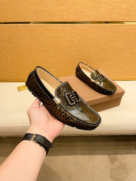 2025年9月22日入荷新品Gucciカジュアルシューズ/スニーカー｜メンズ靴人気本革製ギフト/誕生日/TL工場